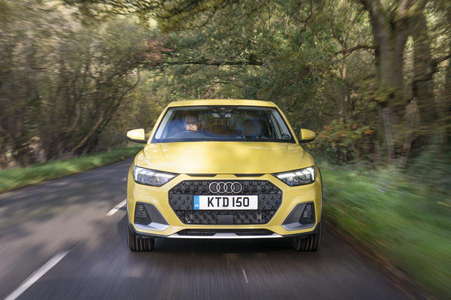  Audi A1 citycarver 2019 года  (UK) (фото 15 из 40)